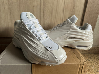 Zapatillas Nike Nocta Blancas y Amarillas