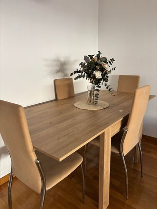 Mesa comedor y 4 sillas madera