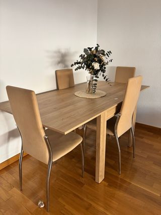 Mesa comedor y 4 sillas madera