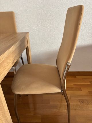 Mesa comedor y 4 sillas madera