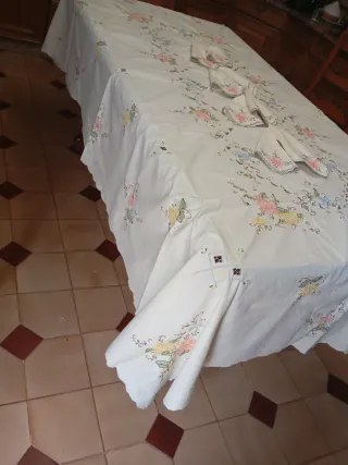 Mantelería Bordada a Mano Multicolor