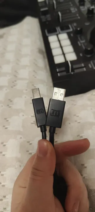 Controladora DJ Traktor Kontrol S2 MK3