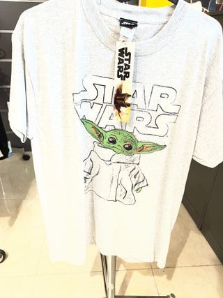 Camiseta Star Wars Bebé Yoda Gris