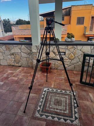 Treppiede professionale per videocamera