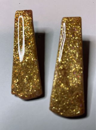 Pendientes dorados con purpurina