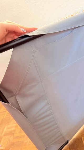 Cama para perro gris y negra