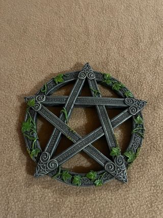 Pentacolo decorativo con edera