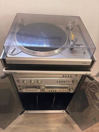 Equipo de música Philips vintage con mueble