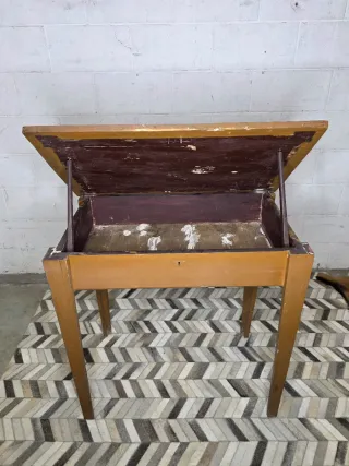 Mesa tocinera antigua industrial marrón