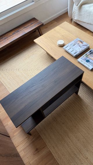 Mesa auxiliar IKEA madera oscura