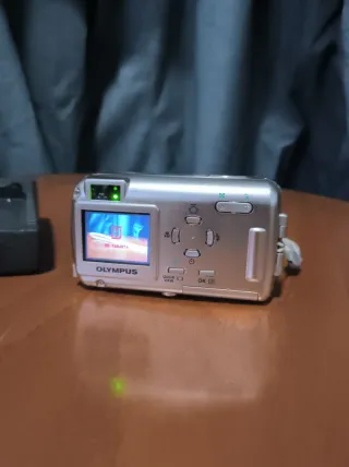 Cámara Digital Olympus Stylus 300 Plata