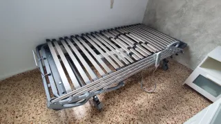 Cama geriátrica articulada