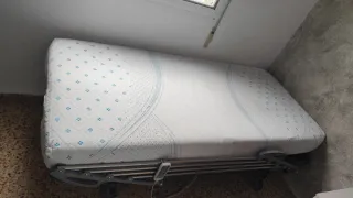 Cama geriátrica articulada