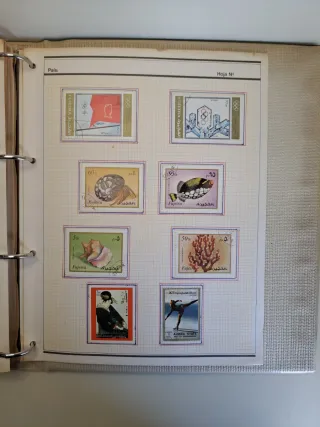 Colección de sellos UMM AL QIWAIN
