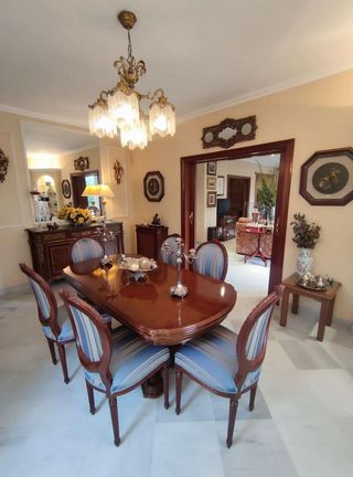 Chalet en venta en Linares