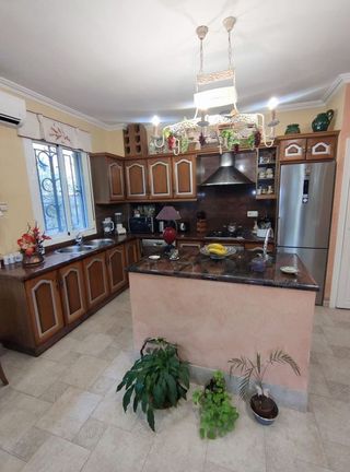 Chalet en venta en Linares