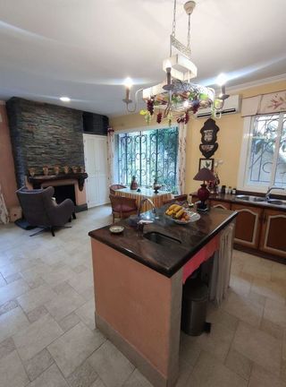 Chalet en venta en Linares
