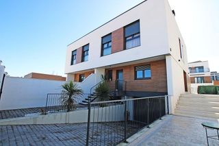 Casa pareada en venta en Las Cañas en Guadalajara