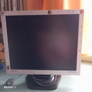 Pantalla Samsung SyncMaster 710v Plata