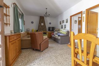 Chalet en venta en Carmona