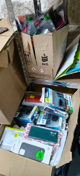 Lote 25 palets mercancía variada