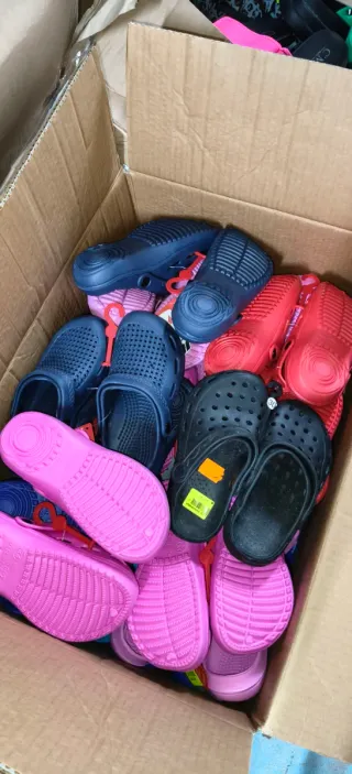 Lote 25 palets mercancía variada