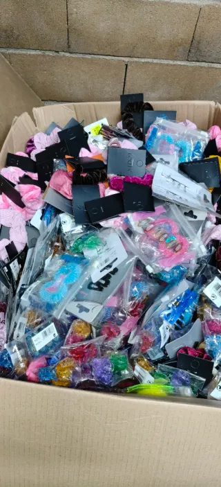 Lote 25 palets mercancía variada