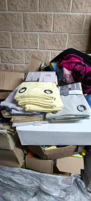 Lote 25 palets mercancía variada