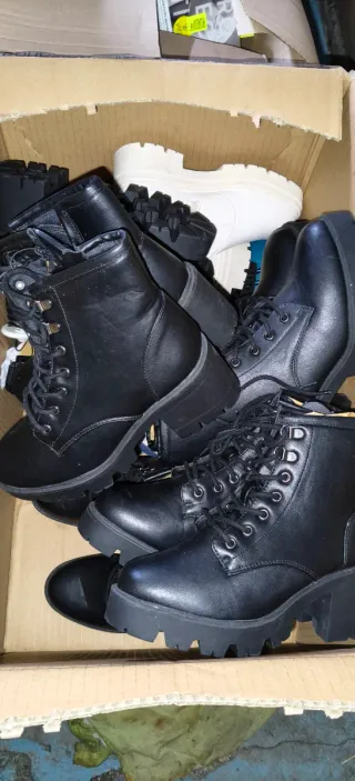 Lote 25 palets mercancía variada