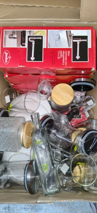 Lote 25 palets mercancía variada