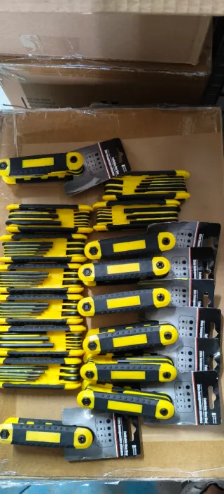 Lote 25 palets mercancía variada