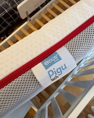 Maxicuna convertible con barandilla y colchón