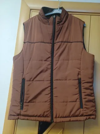 Chaleco acolchado hombre reversible marrón y teja