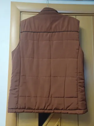 Chaleco acolchado hombre reversible marrón y teja