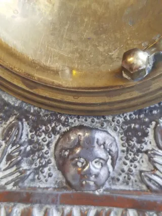 Antiguo cenicero o brasero de mesa bronce repujado