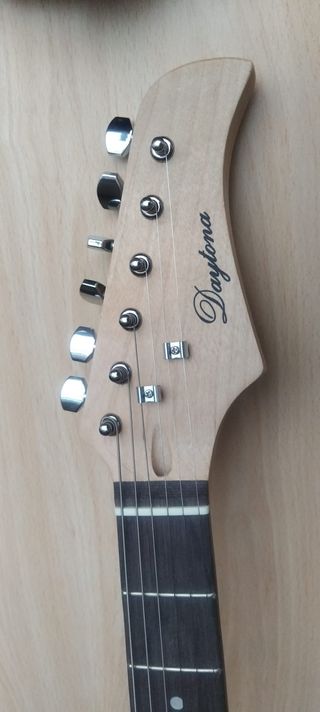 Guitarra Eléctrica Daytona Stratocaster Sunburst