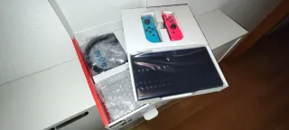 Nintendo Switch OLED Azul y Rojo