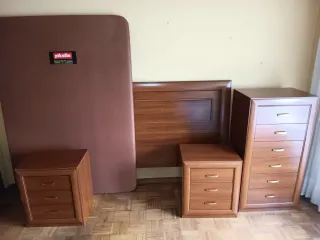 Cabecero, Somier, Mesitas y Cómoda Madera