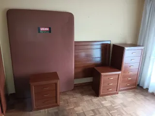 Cabecero, Somier, Mesitas y Cómoda Madera