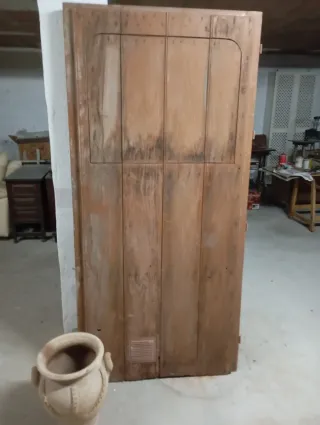 🇪🇦puerta Antigua madera con ventana superior.