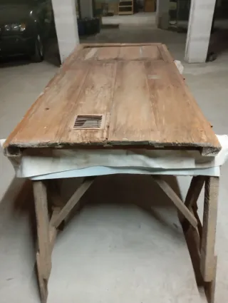 🇪🇦puerta Antigua madera con ventana superior.