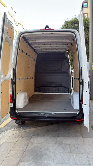 Transportista autónomo con furgón propio