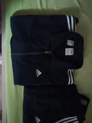 Chándal Adidas Hombre Azul oscuro detalles en gris