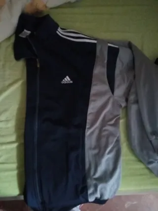 Chándal Adidas Hombre Azul oscuro detalles en gris