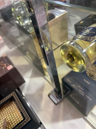 ESTANTERÍAS DE CRISTAL y GANCHOS