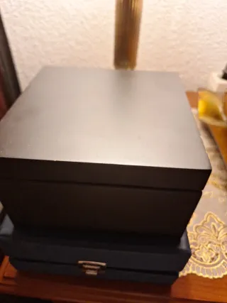 Caja Adolfo Dominguez Negra Vacía