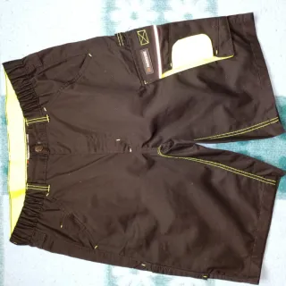 Pantalón corto cargo hombre