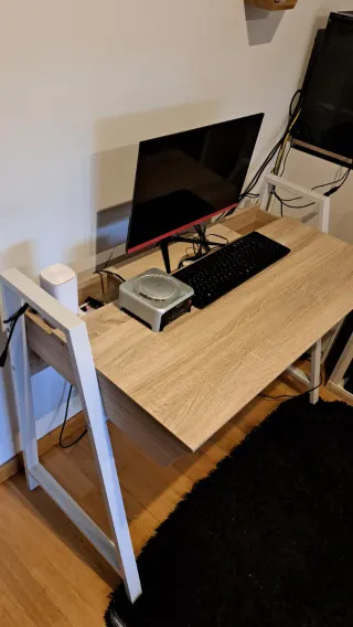 Mesa escritorio melamina madera clara y blanco