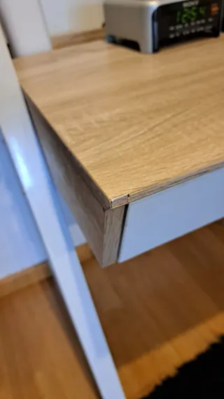 Mesa escritorio melamina madera clara y blanco