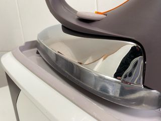 Centro de Planchado Delonghi Stirella